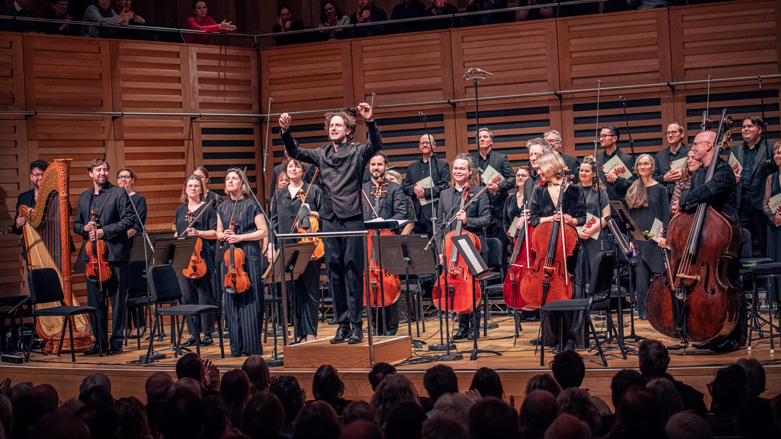 Artwork for Aurora with the BBC Singers and Edmund de Waal