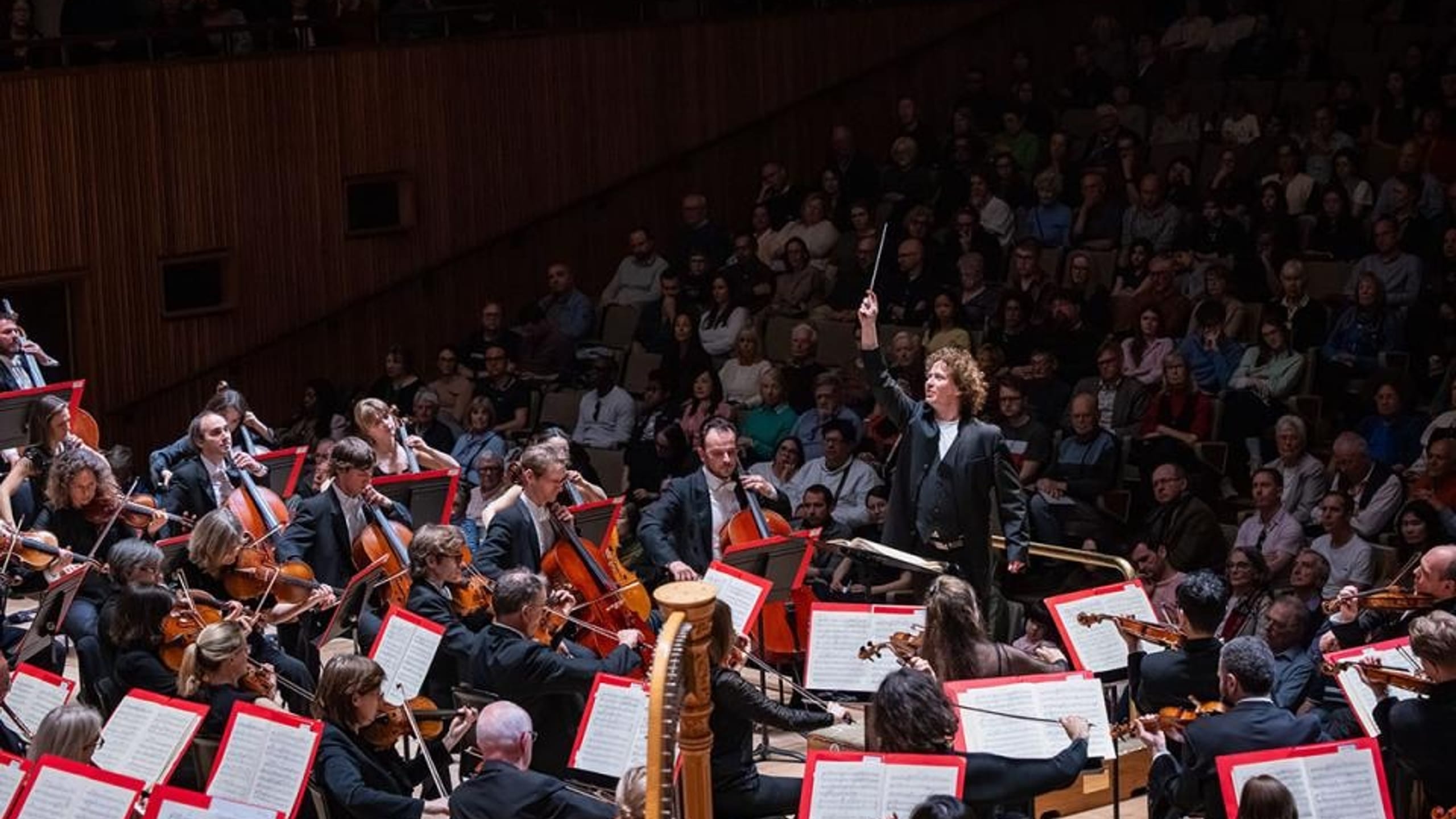 Artwork for Leicester: Santtu conducts Beethoven and Reich