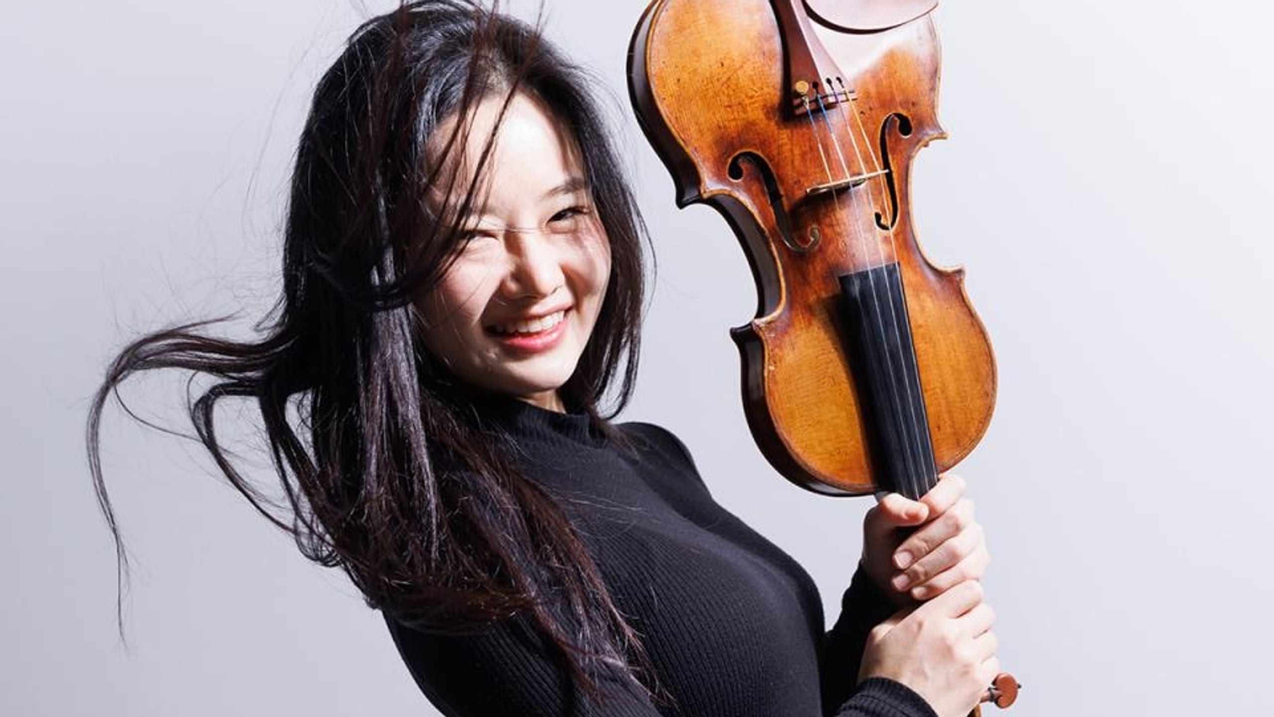 Artwork for Leicester: Mendelssohn’s Violin Concerto with Bomsori Kim