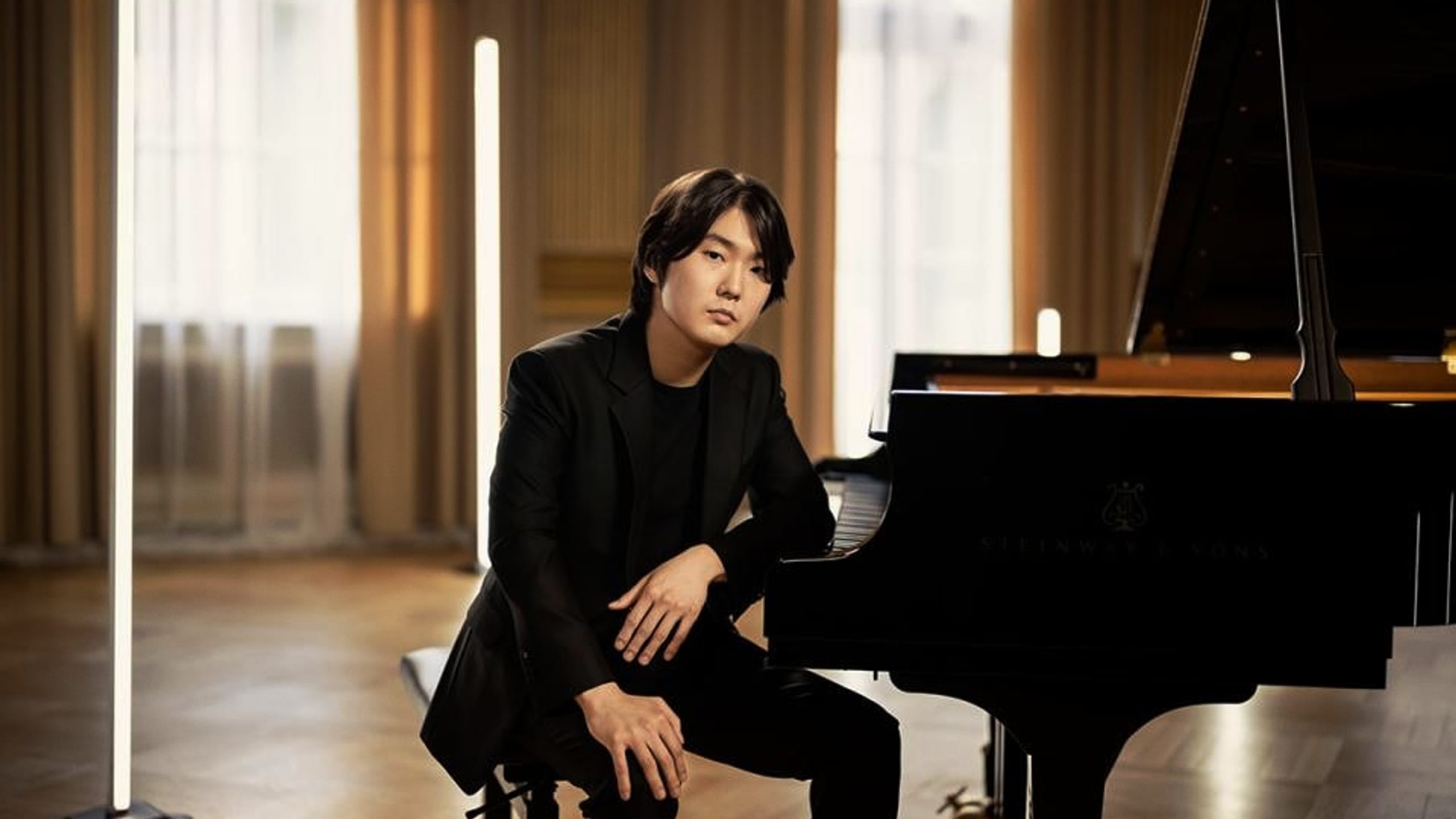 Artwork for Tchaikovsky Piano Concerto No. 1 with Seong-Jin Cho